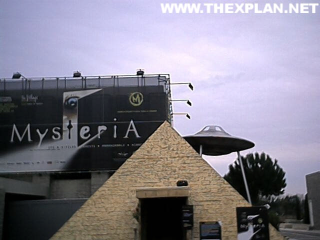 MYSTERIA-PRIMA-MOSTRA-INTERNAZIONALE-AI-CONFINI-DELLA-REALTA-12-Ottobre-2002-19-Gennaio-2003