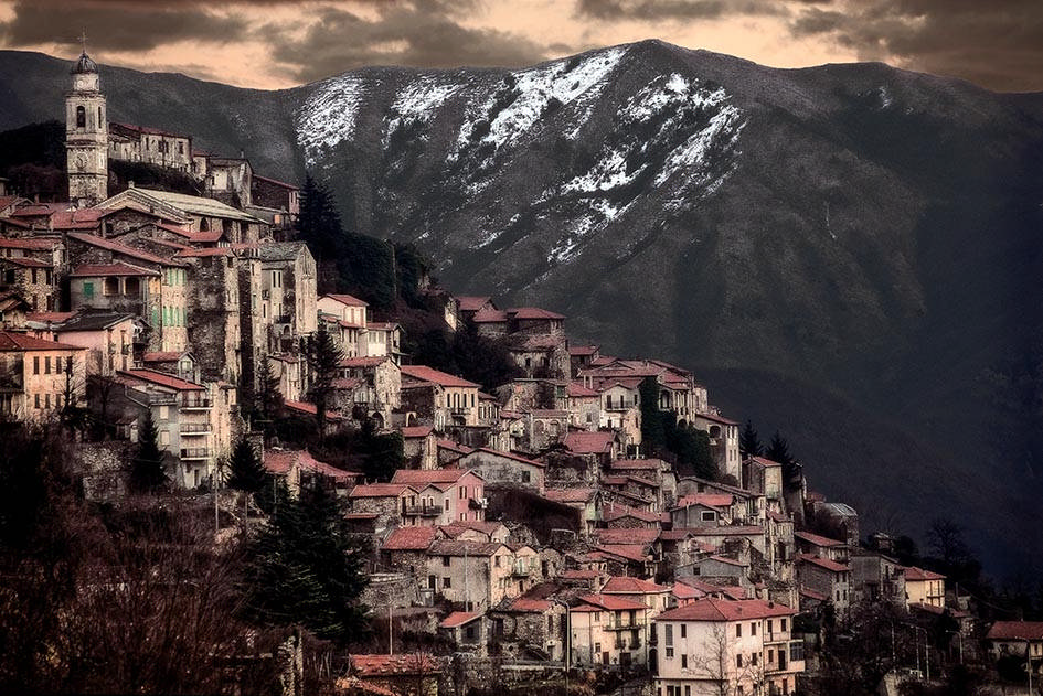TRIORA-DOVE-DANZANO-LE-STREGHE